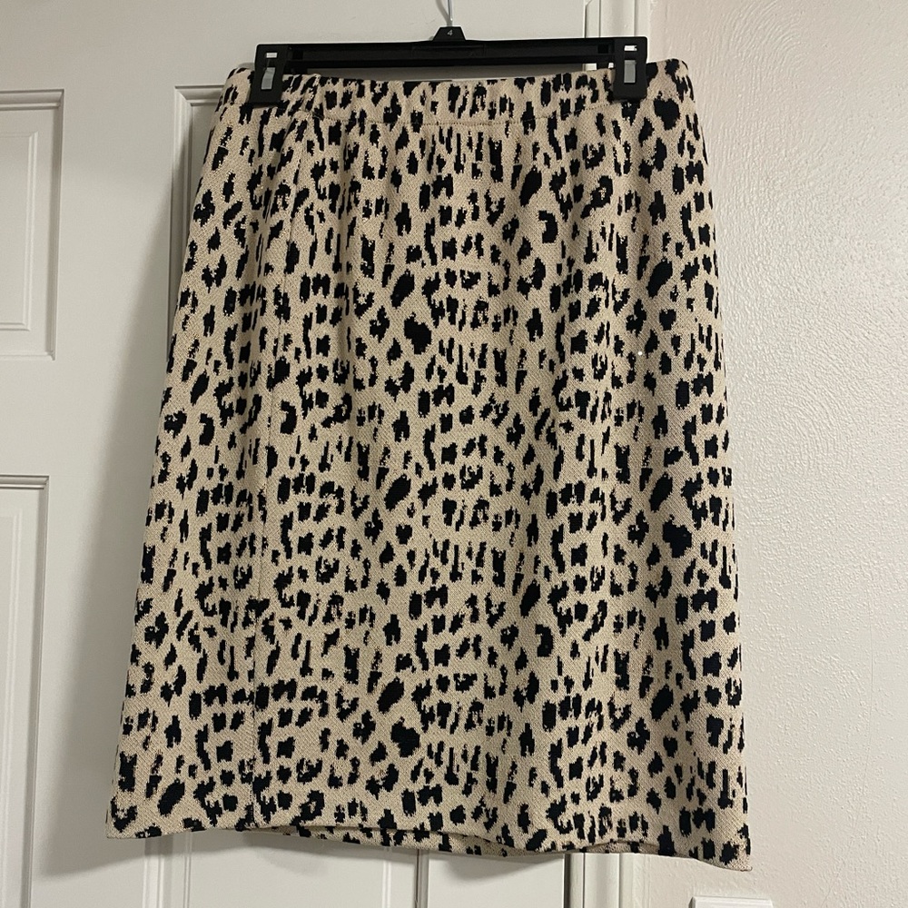 St. John - Leopard Print Knit Skirt Sz 8